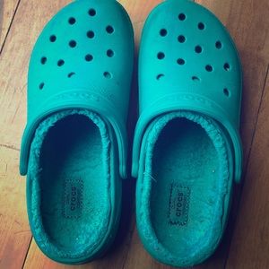 Women’s crocs with lining
